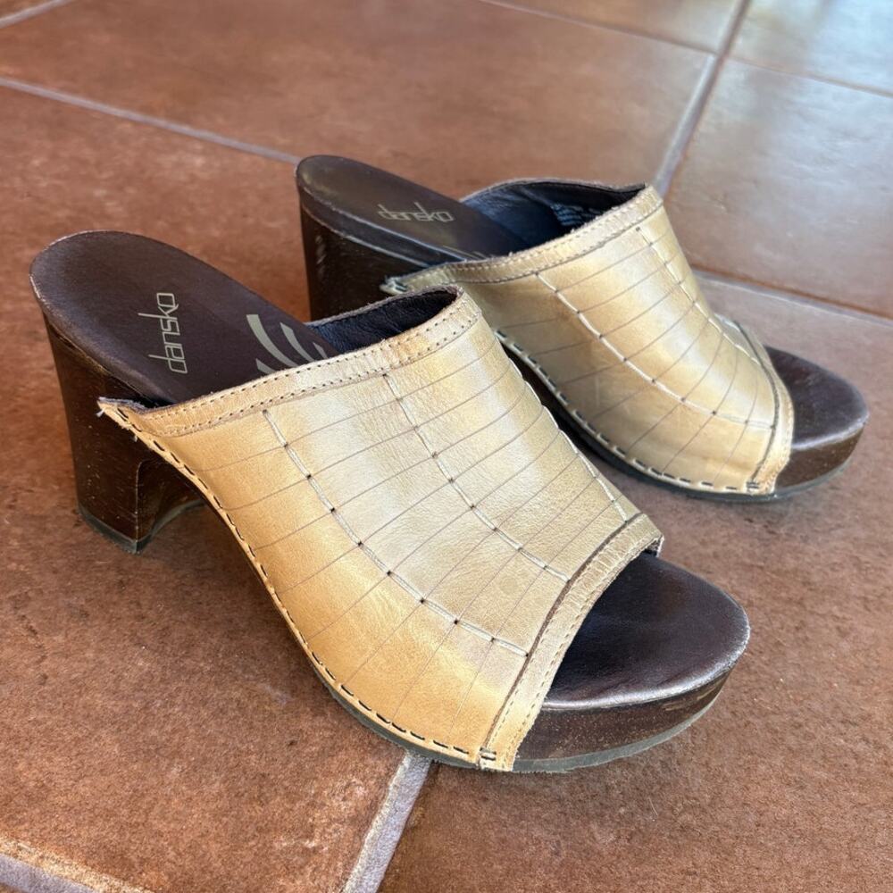Dansko Retro Clog Style Platform Slides Camel Leather w Grid Design size 37/6.5